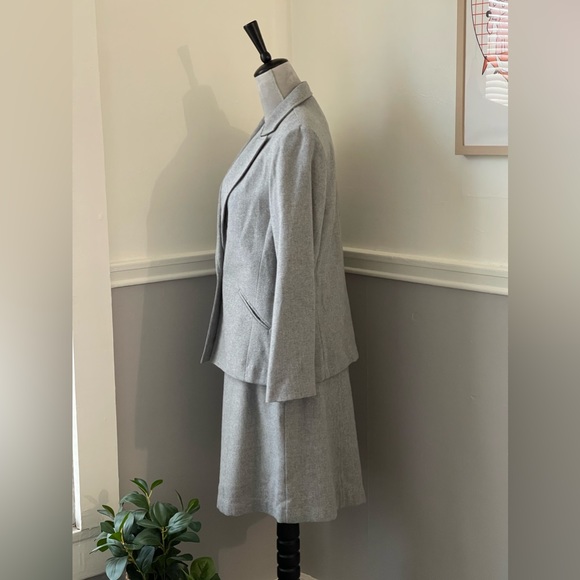 Vintage Easy Wear Grey Wool Blazer & Flare Skirt Set - Picture 3 of 15